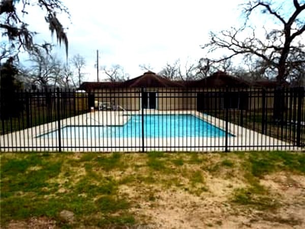 Listing photo 3 for 38467 Park View Dr, Hempstead TX 77445