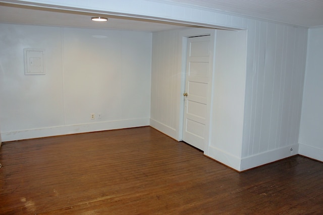 empty room featuring dark hardwood / wood-style floors