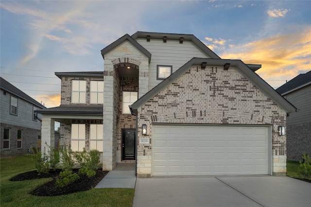 view of front facade featuring a garage