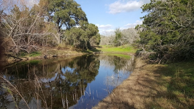 Listing photo 2 for 1493 Whispering Woods Trl, New Braunfels TX 78132