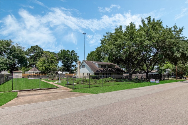 view of front of house with a front lawn