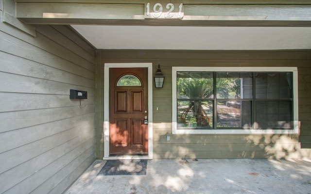 view of property entrance