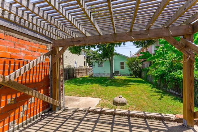 view of yard with a pergola