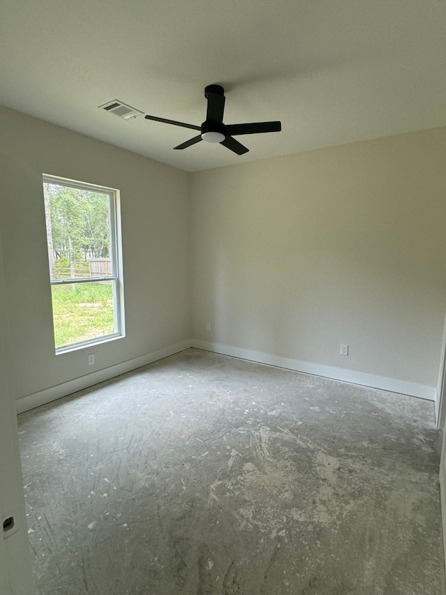 empty room with ceiling fan