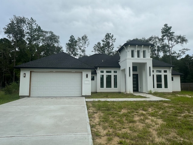 view of front facade with a front yard