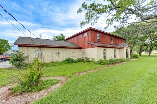 exterior space with a lawn