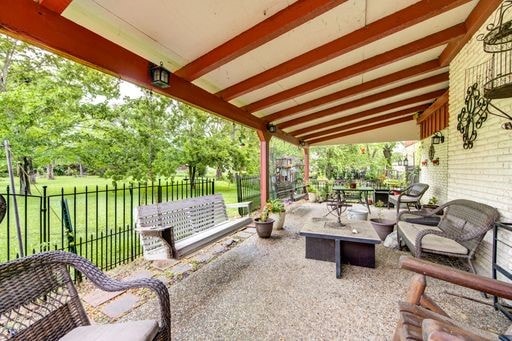 view of terrace with outdoor lounge area