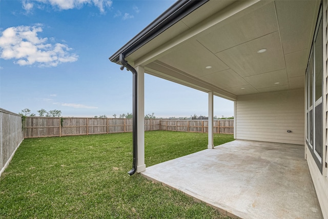 view of yard featuring a patio