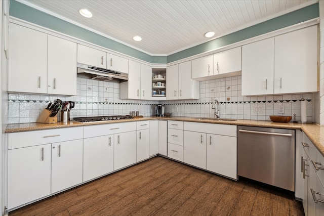 kitchen with sink, dark wood-type flooring, backsplash, and appliances with stainless steel finishes