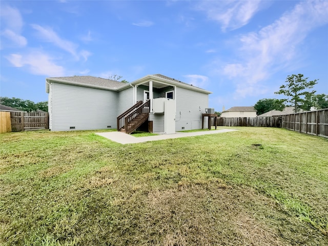 view of yard with a patio