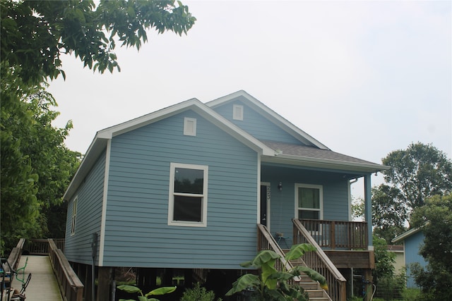 view of front of property featuring a porch