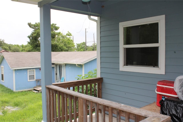 deck featuring ceiling fan