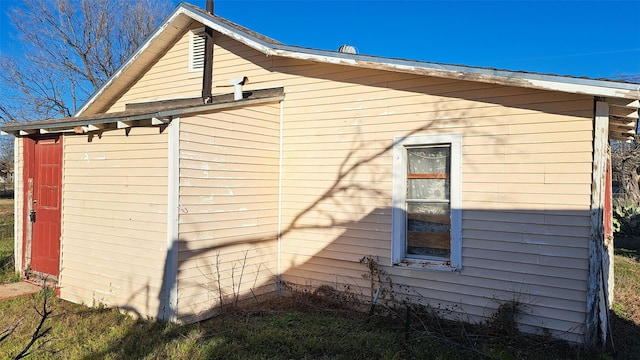 view of home's exterior