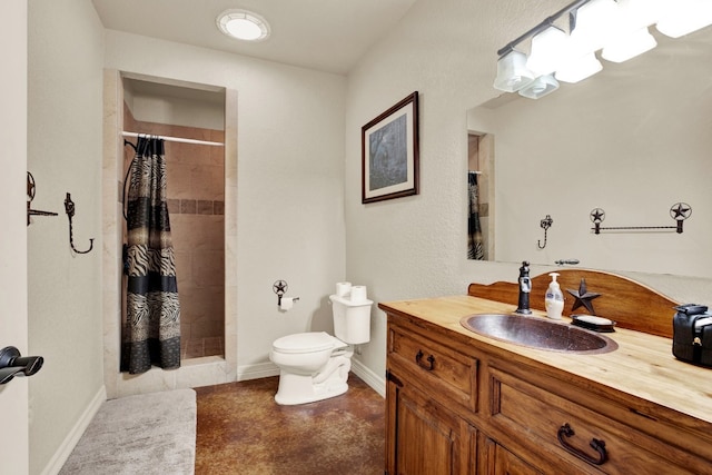 bathroom with a shower with curtain, toilet, and vanity