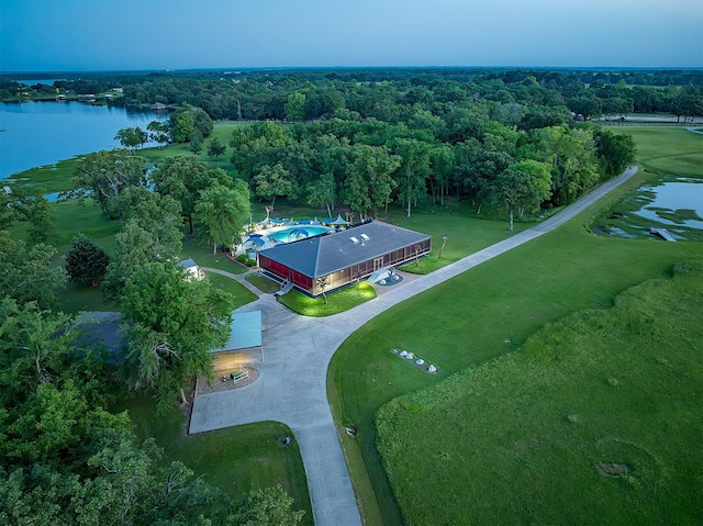 bird's eye view with a water view