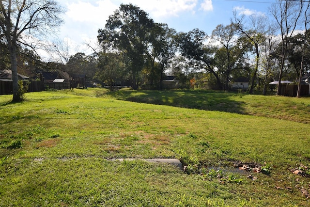 Listing photo 2 for 499 N Illinois Ave, League City TX 77573