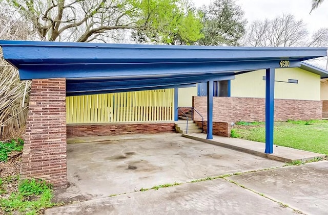 4600 Lakeshore Dr, Port Arthur, TX 77642 - view of car parking