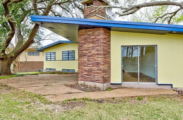 4600 Lakeshore Dr, Port Arthur, TX 77642 - view of home's exterior