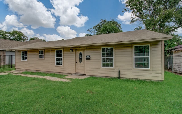 Listing photo 2 for 5839 Southurst St, Houston TX 77033