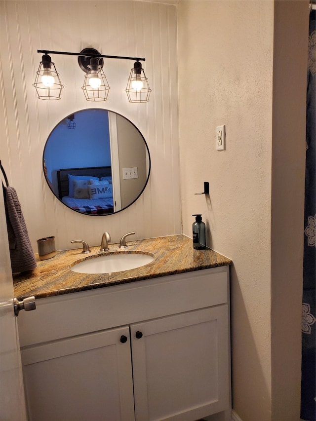 bathroom featuring oversized vanity