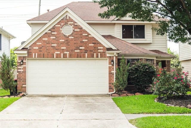 view of front property featuring a garage