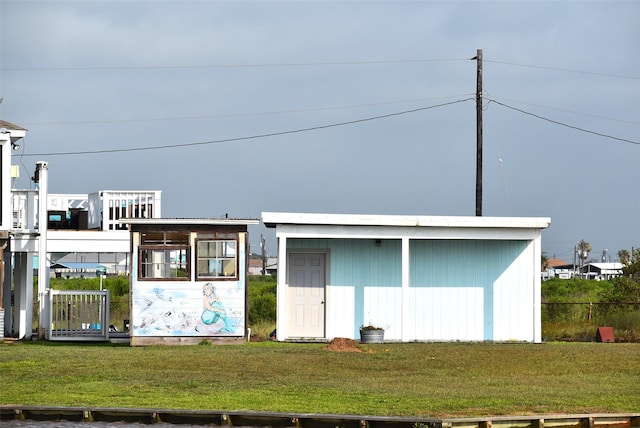 exterior space with a lawn