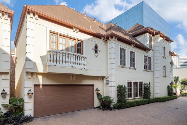 view of front of home featuring a garage