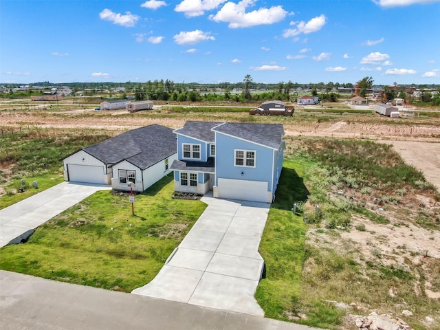 view of front of home featuring a front lawn