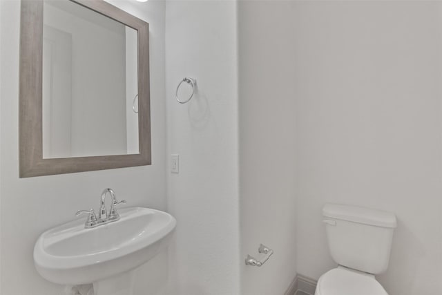 13318 Pine Lake Bnd, Tomball, TX 77375 - bathroom featuring toilet and sink