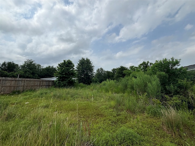 Listing photo 3 for 2471 County Road 3542, Cleveland TX 77327