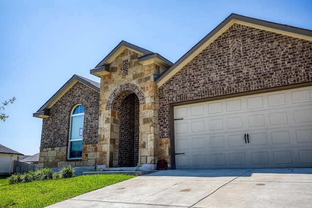 view of front of home featuring a garage