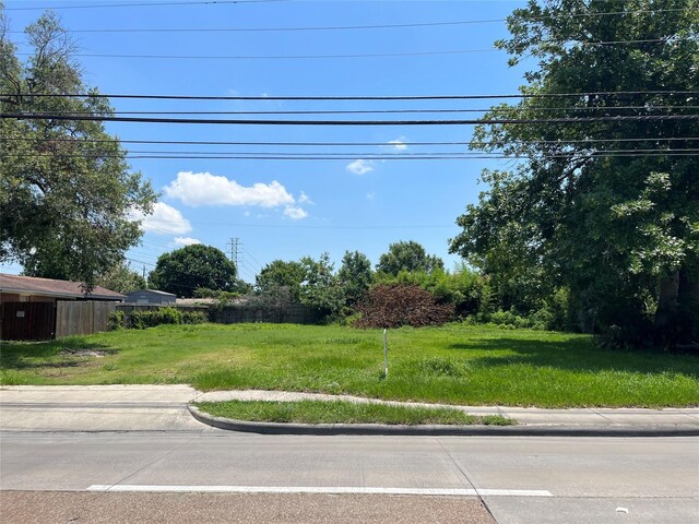 Listing photo 2 for 3302 Garth Rd, Baytown TX 77521