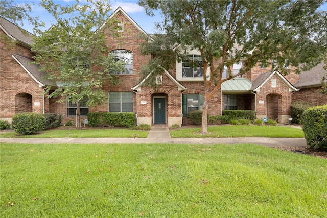 front of property with a front yard