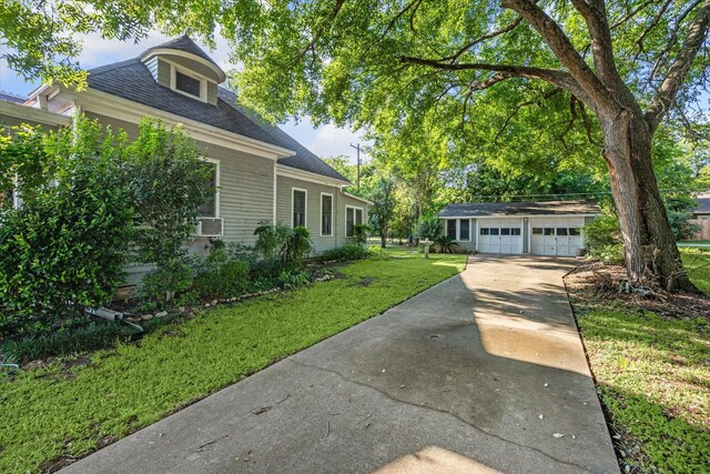 view of front of house featuring a front yard