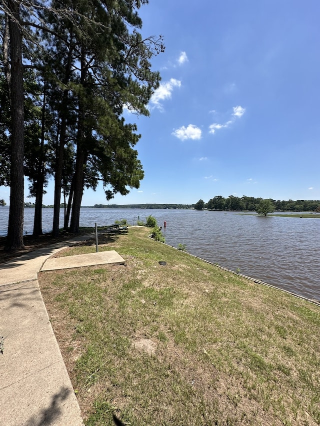 15 Lazy Spgs, Trinity, TX 75862