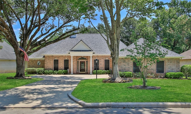 view of front of house with a front yard