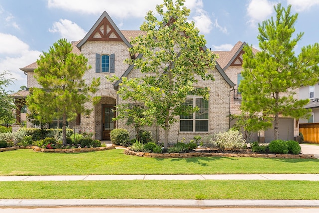 view of front of house featuring a front yard