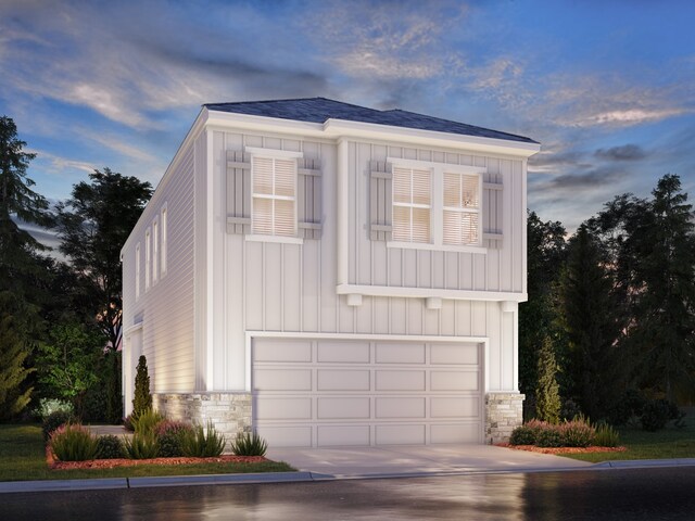 view of front of house featuring a garage