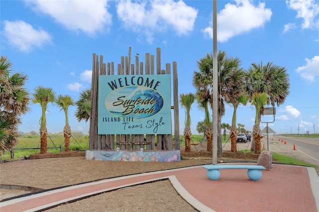 view of community / neighborhood sign