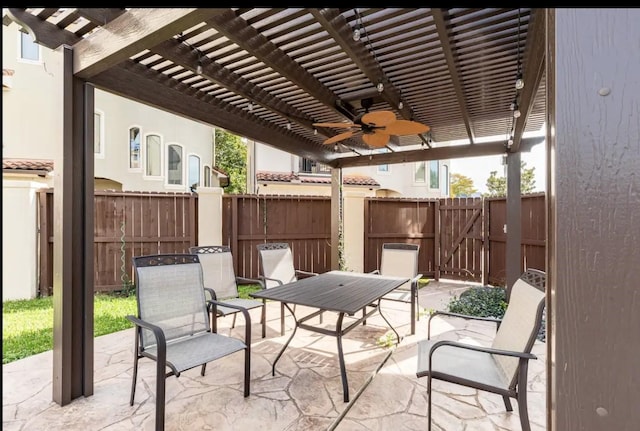 view of patio featuring a pergola and ceiling fan