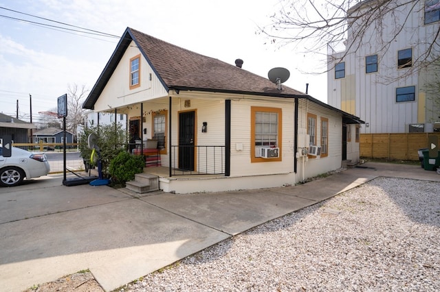 view of front facade featuring a porch