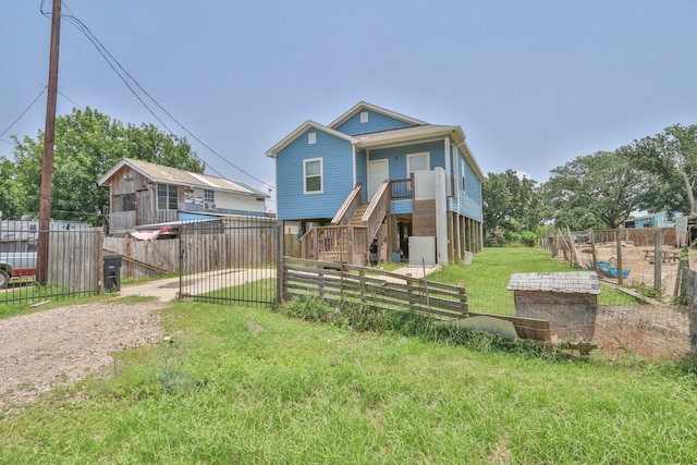 exterior space featuring a front yard