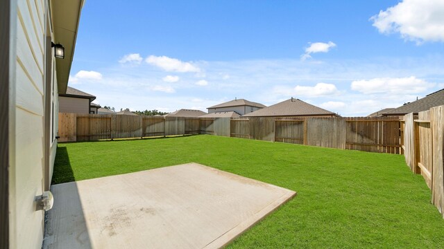 view of yard with a patio