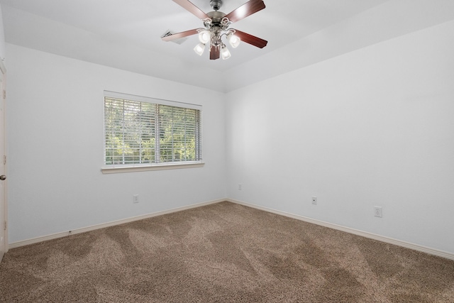 unfurnished room featuring carpet floors and ceiling fan