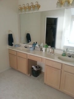 bathroom with vanity