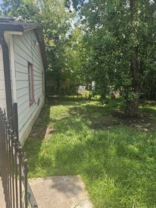 8018 Brandon St, Houston, TX 77051 - photo 18