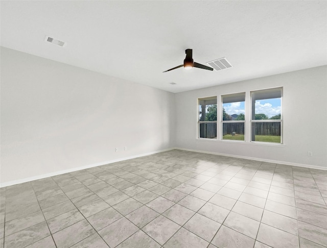 empty room with ceiling fan