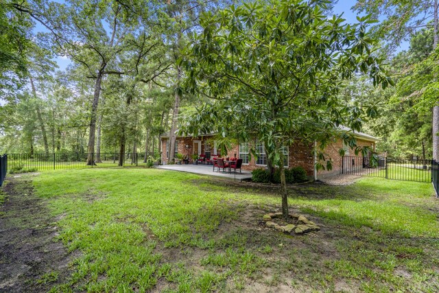 view of yard with a patio