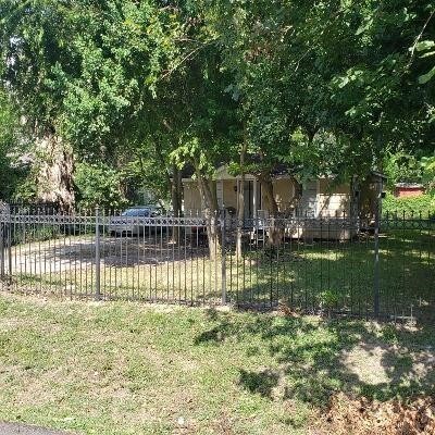 408and408-1/2 Robert Lee, Houston, TX 77009 - photo 13