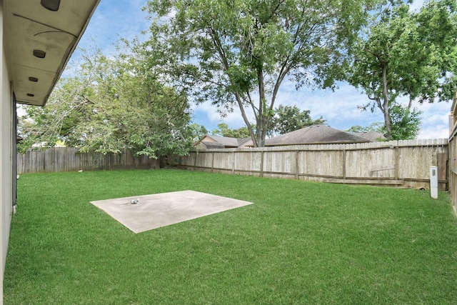 view of yard with a patio area